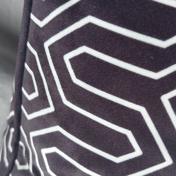 BRAWARM pillow black white geometric print, lumbar, 19×10" - Picture 2 of 8